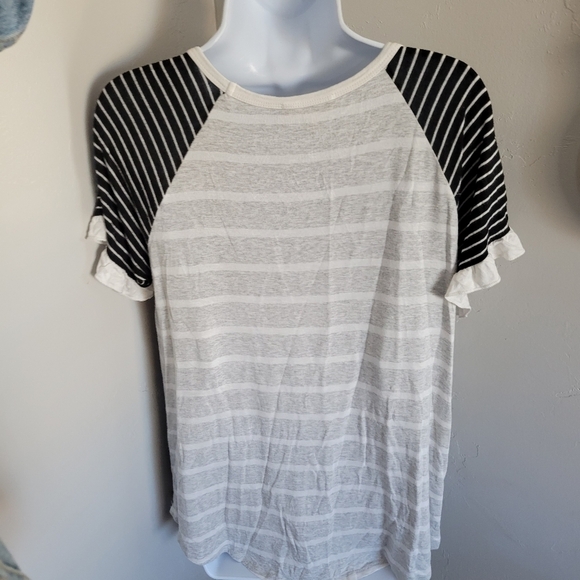 Hailey & Co. Grey White Stripe Blouse Short Sleeve Black Striped Ruffle Sleeves - Picture 4 of 6